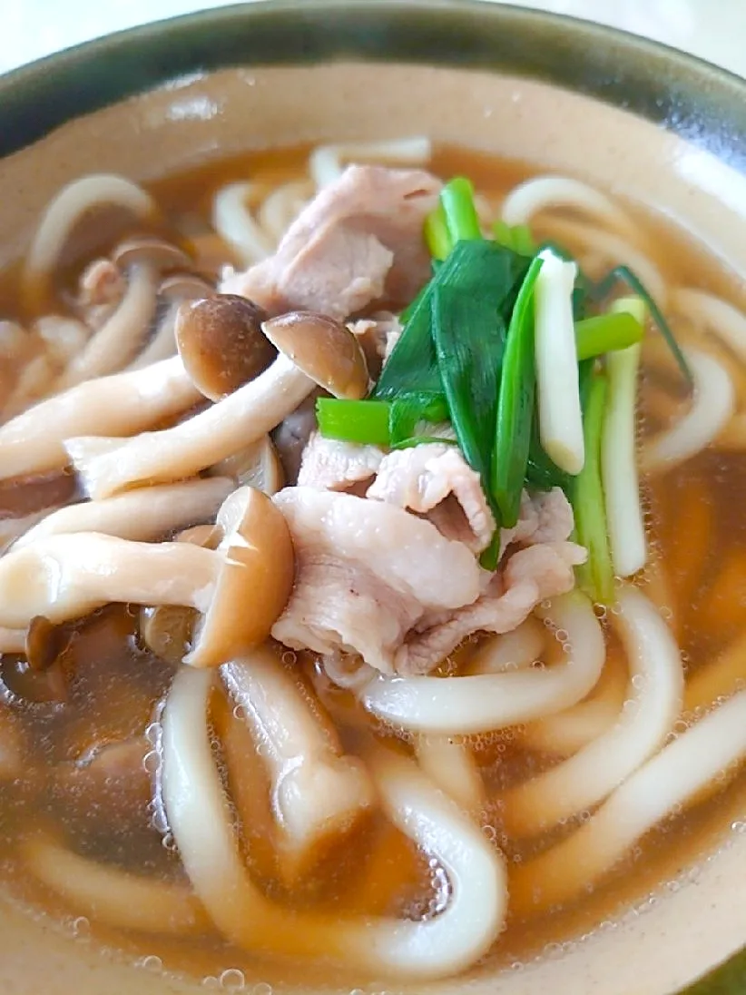 お昼は肉うどん

冷蔵庫の中から何を作るか決めてます。

買い物はまとめ買い。

食料品の消費税、非常事態の間はなしにしてくれないかな…。|🍒ふみりん🍒さん