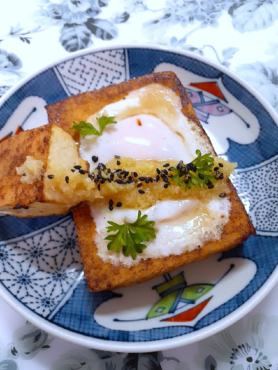 Snapdishの料理写真:🔷厚揚げ🐣目玉🍳焼きに姜葱醤のせました🔷|@きなこさん