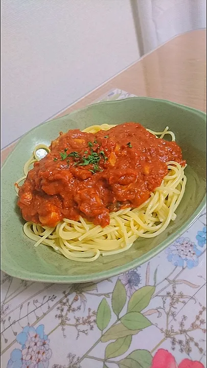 Snapdishの料理写真:２日目のバターチキンカレー～パスタにのせて～|みやさん