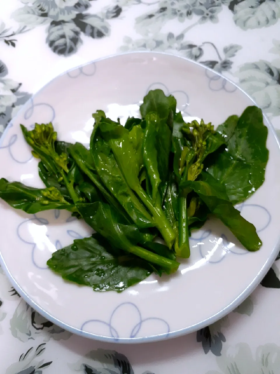 🔷農家さんの朝採り野菜🍀キャベツなばな🔷|@きなこさん