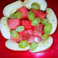 Snapdishの料理写真:🍉🍎🍇fruit salad 😋😋😋🤤🤤🤤#testy#🍎🍎 yummy 🍉🍇🍎#foodi😋|@gunubipsssさん