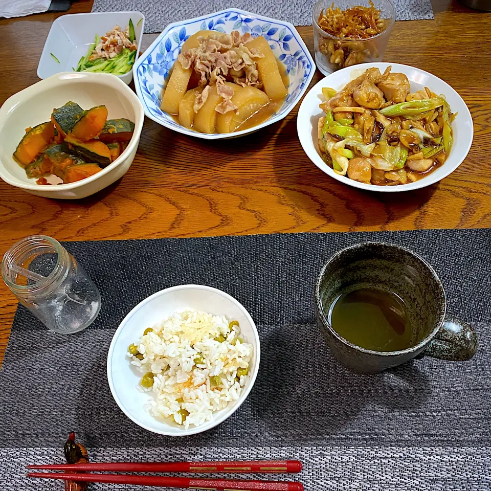 Snapdishの料理写真:豆ごはん、ガリバタ鶏、大根と豚バラ煮物、南瓜煮物|yakinasuさん