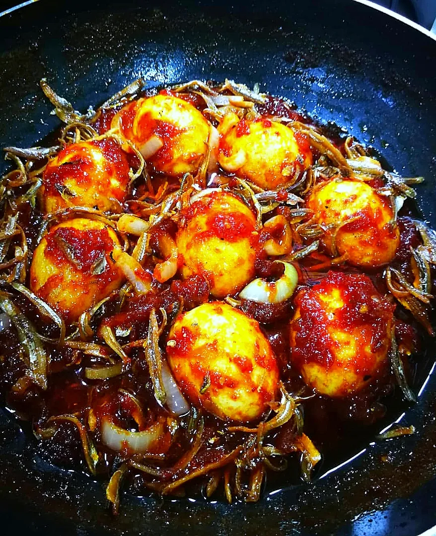 Egg & anchovies sambal|azirasamsuddin771008055774さん