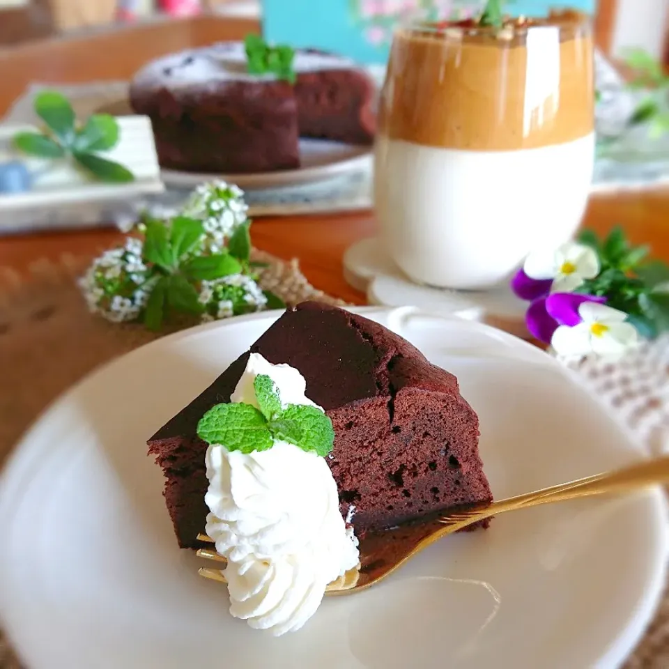 メレンゲなしの簡単ガトーショコラ🍫🎶|とまと🍅さん