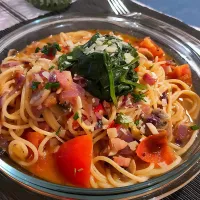 Tomato mushroom onion beacon chilli sauce spaghetti with spinach|KK_cookさん