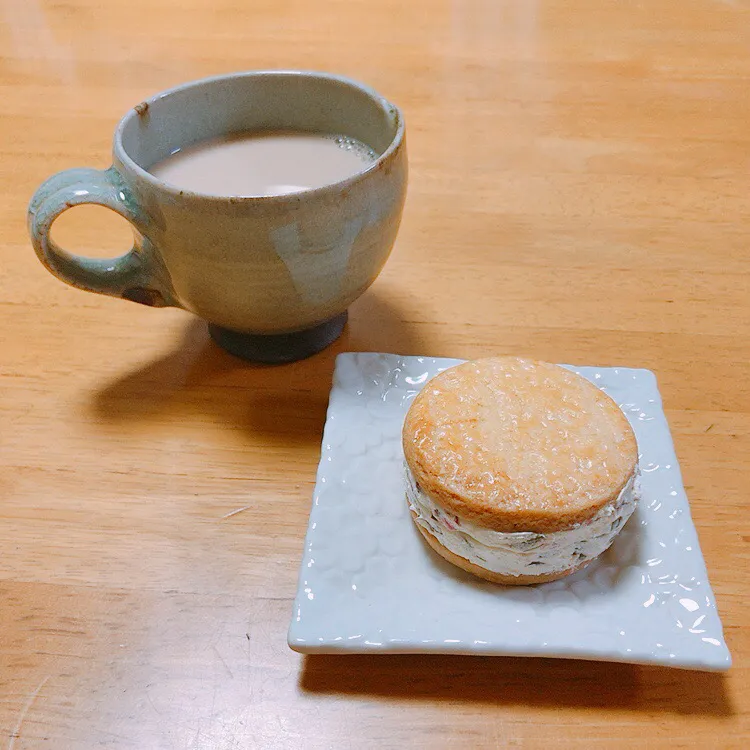 桜バターとホワイトチョコのクッキー🌸|ちゃみこさん