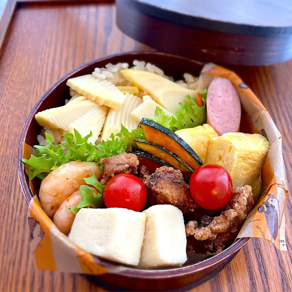 Snapdishの料理写真:令和2年4月9日(木) お弁当 たけのこご飯|みかりんさん