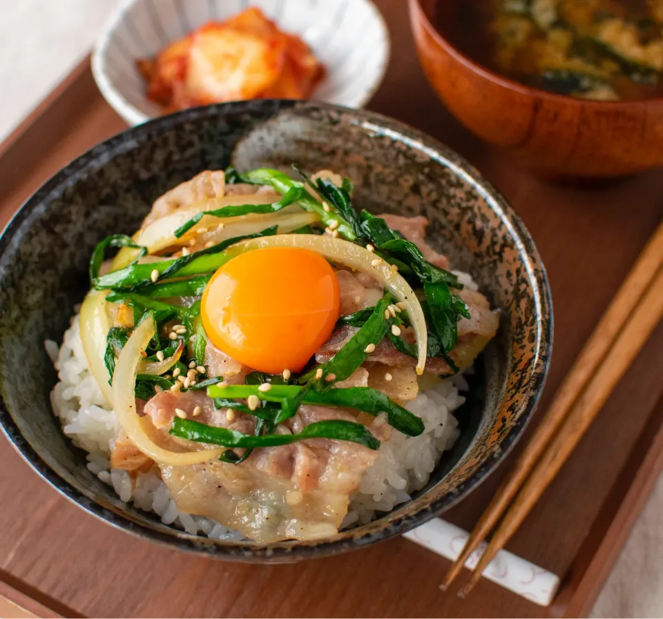 液体塩こうじで♪スタミナたっぷり塩こうじ豚ニラ丼♪|ハナマルキさん