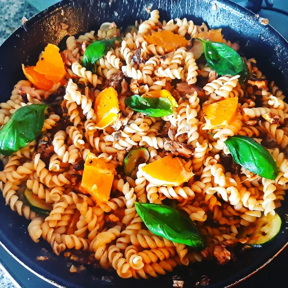 fusilli with sardines, orange and nuts|Xhef Pimentaさん