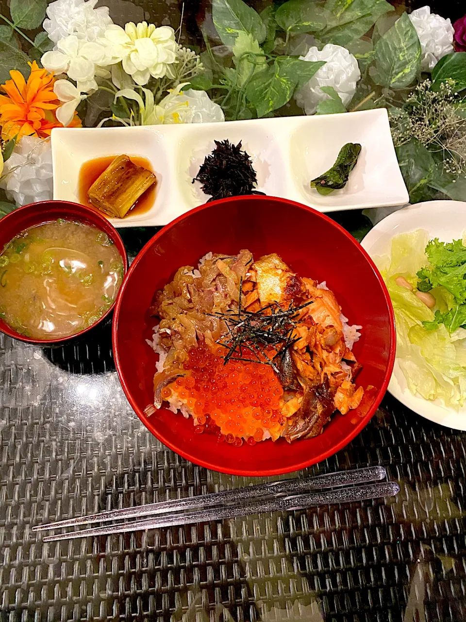 鮭の味噌煮、鯵のなめろう丼|Nickさん