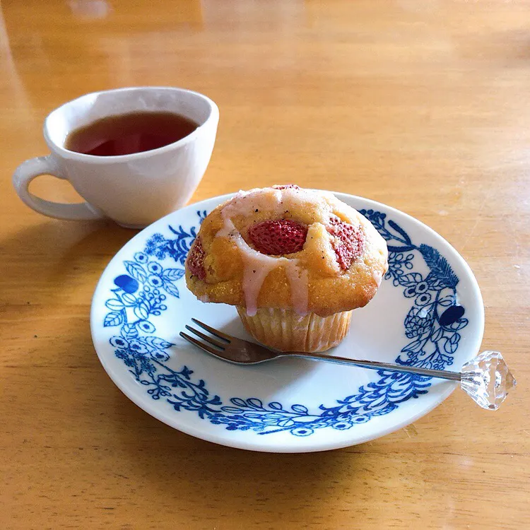 苺とコーンミールのマフィン🍓🧁|ちゃみこさん