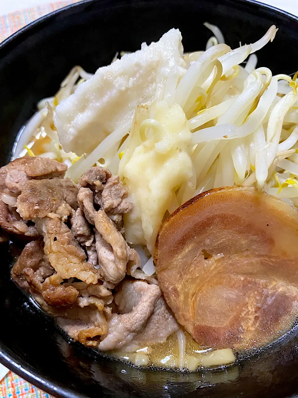 豚園ラーメン、肉増し！|ずずさん