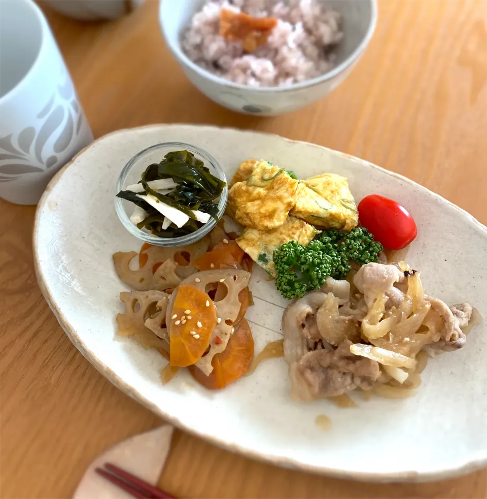 豚肉の味噌炒め( ¨̮⋆)お昼ご飯|サチャンさん