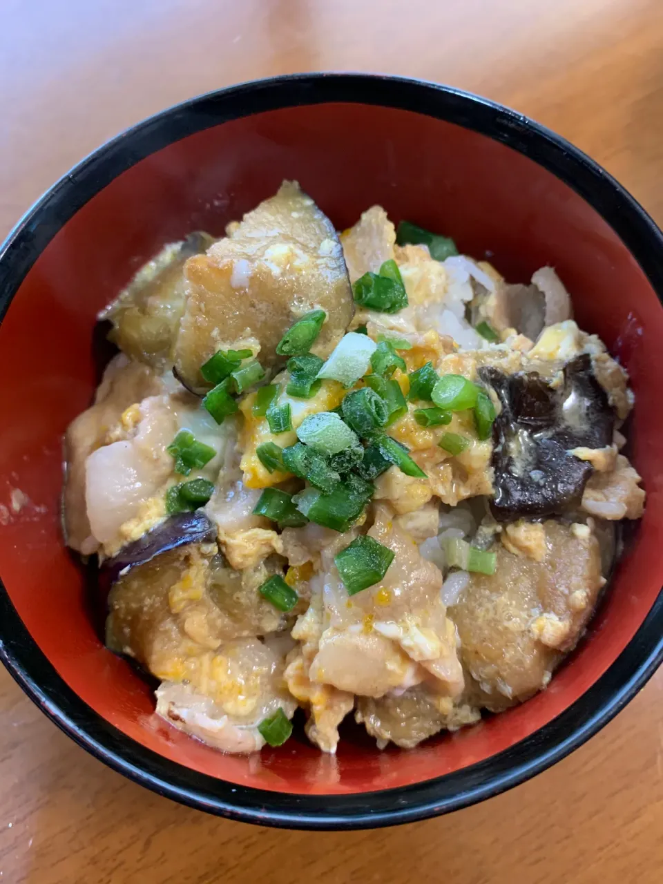 豚バラと揚げナス丼です。|レモンさん