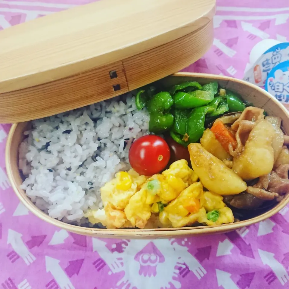 🥔カレー味肉じゃがのお弁当🥔|クロ母さんさん