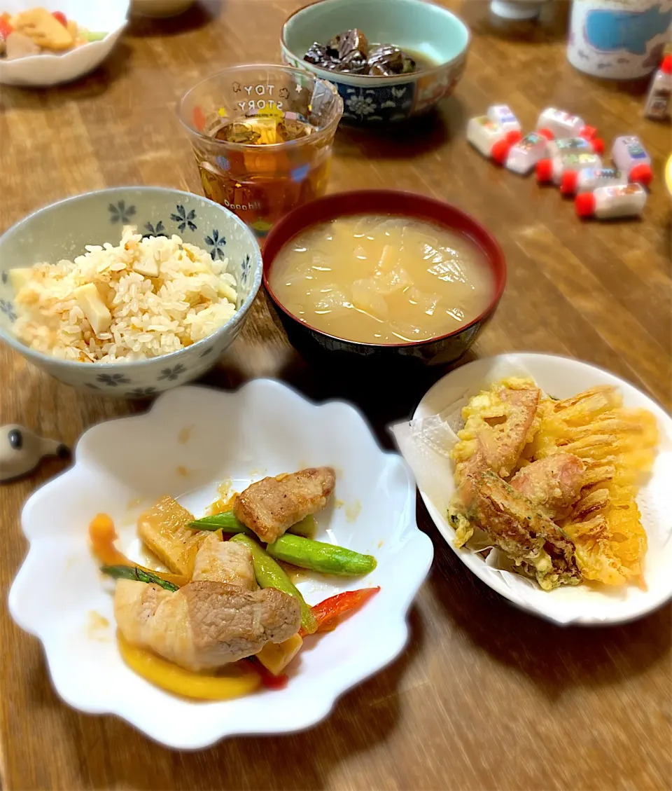 春野菜のオイスターソース炒め・天ぷら・茄子の焼き浸し・たけのこご飯・たけのこの味噌汁|ちびろ菌さん