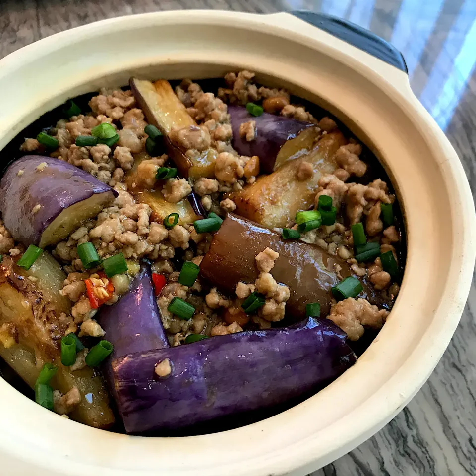 Snapdishの料理写真:Claypot Brinjal with Minced Pork|Yvonne C.さん