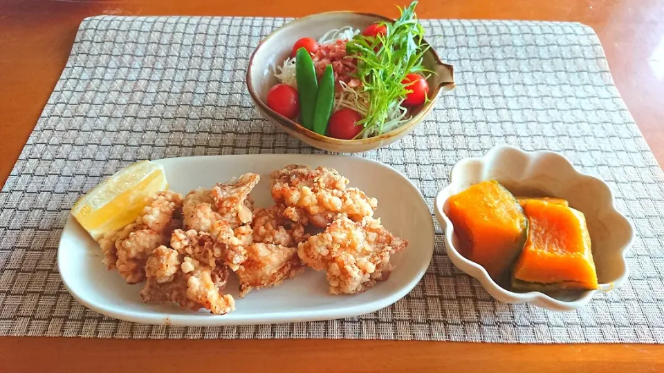 Snapdishの料理写真:☆鶏唐揚げ
☆サラダ
☆かぼちゃ煮物|chikakoさん