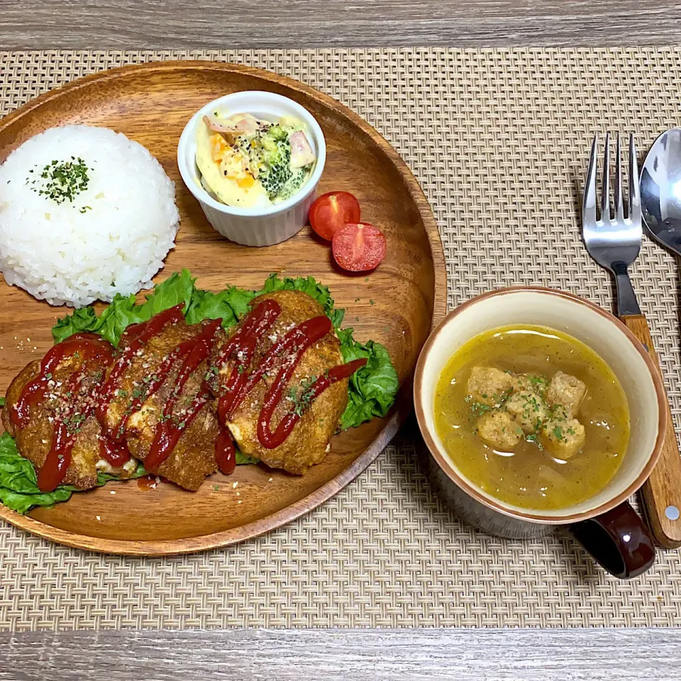 カレーチーズピカタ ブロッコリーのハニーマスタードサラダ オニオンスープ ご飯|萌伽さん