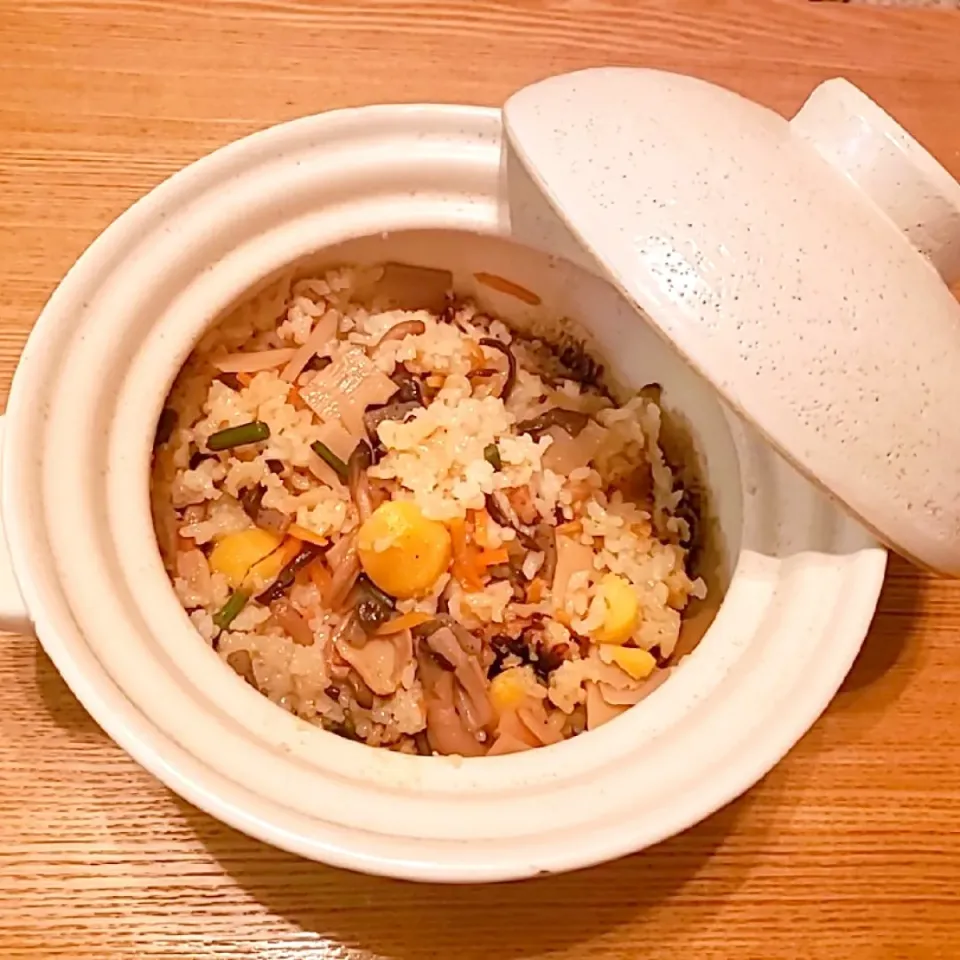 rumiさんの料理 長谷園の
かまどさん

栗🌰ご飯🍚|rumiさん