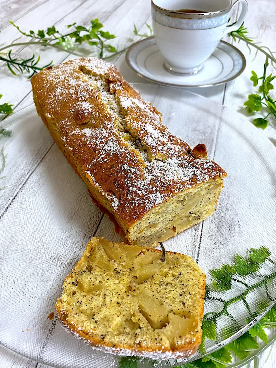 マダム とんちんさんの料理 紅茶とりんごのケーキ|ぽっちさん