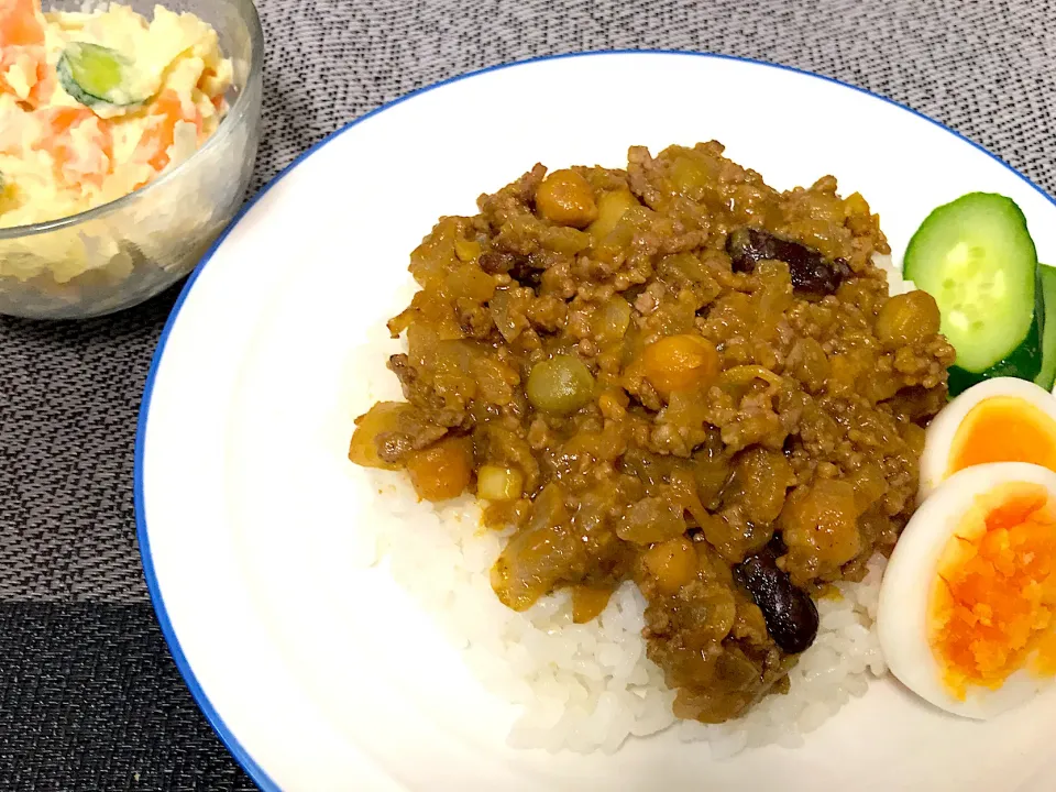 豆のキーマカレー、ポテトサラダ|Tak@さん