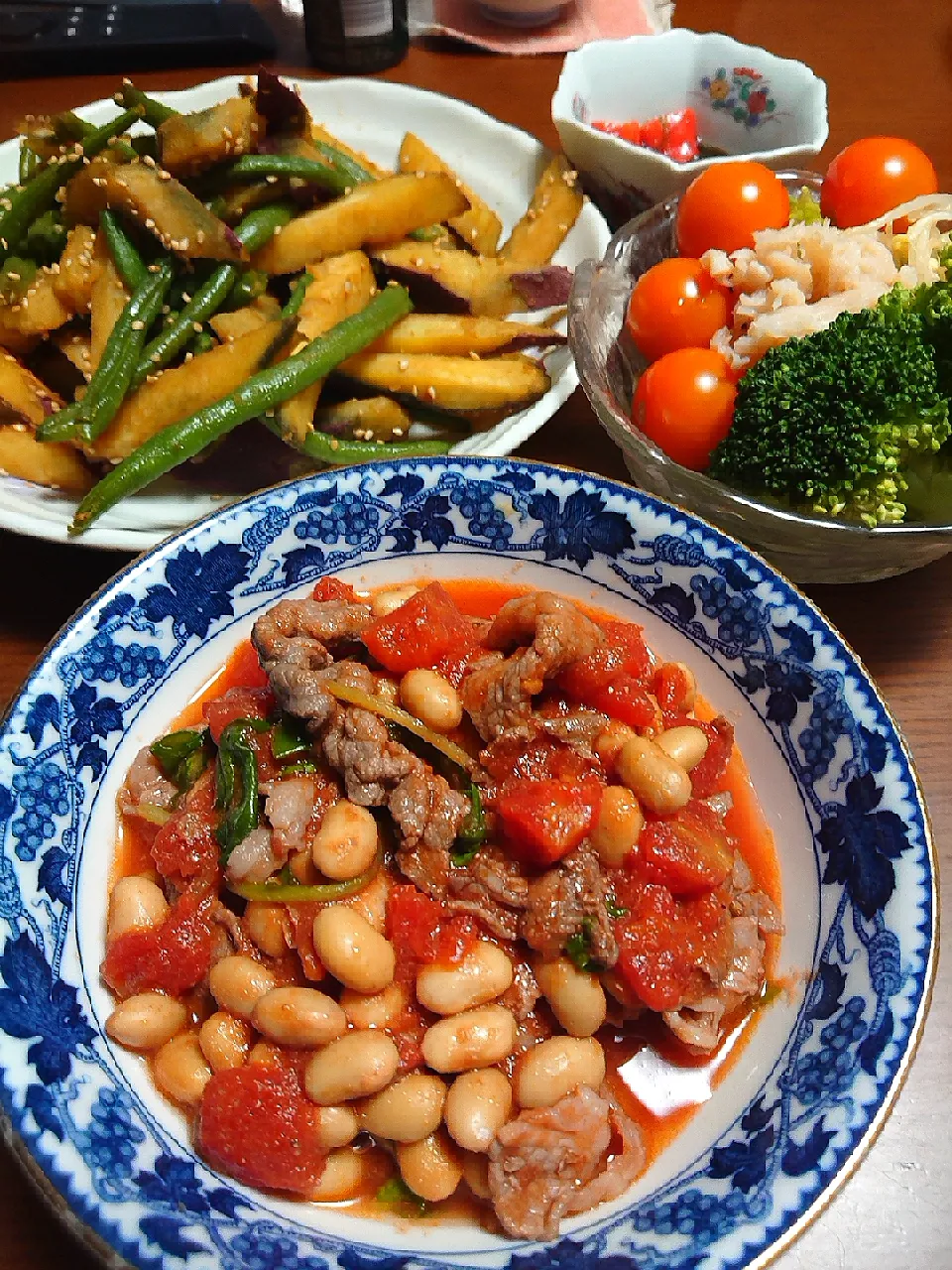 牛肉のトマト煮
さつまいもとインゲンの炒めもの
サラダ
酢の物|ぱやさん