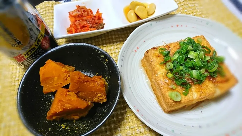 Snapdishの料理写真:★小料理屋 ちえこ お品書き★
☆焼き厚揚げ (これ！うま！つゆ！かけ)
☆カボチャの煮物
☆キムチとニンニク醤油漬け|☆Chieco☆さん