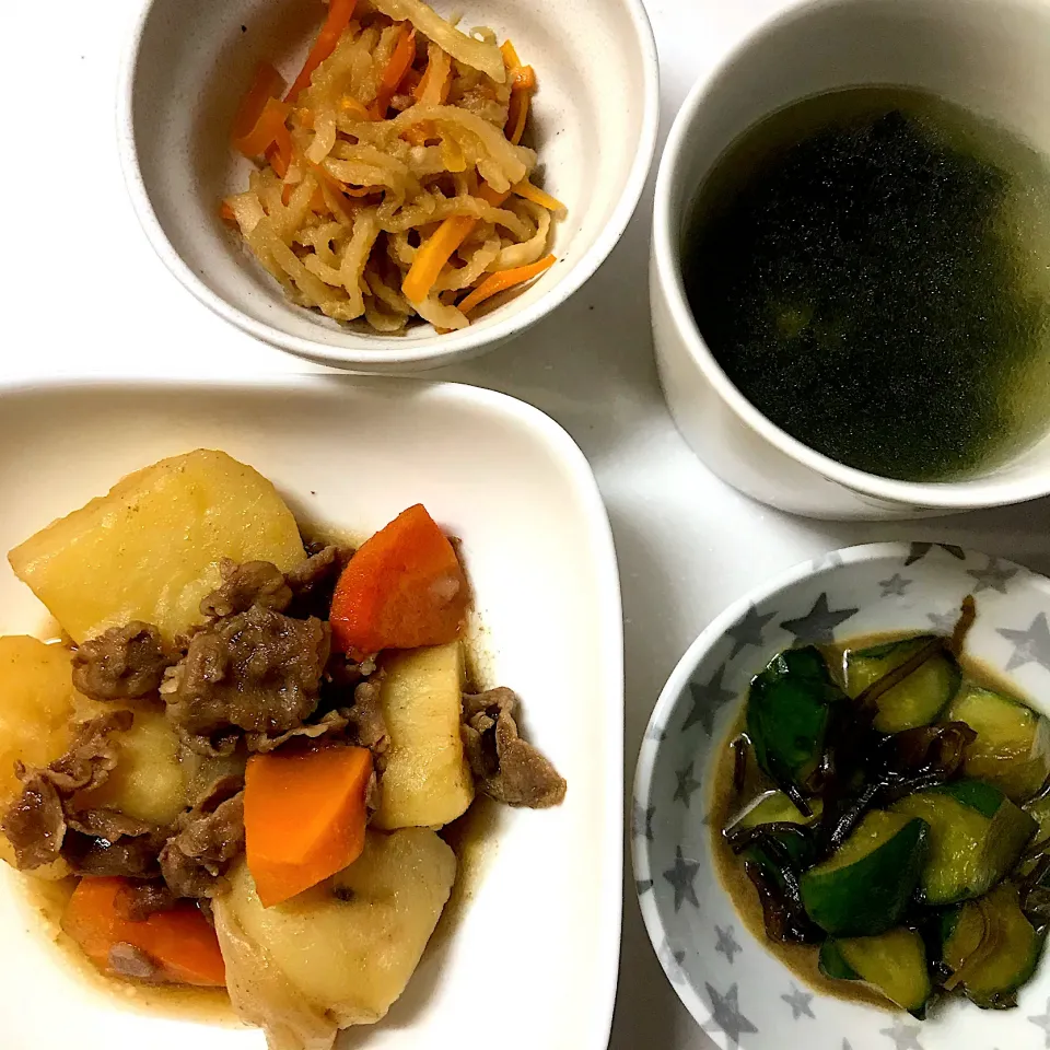 Snapdishの料理写真:肉じゃが♡切り干し大根の煮物♡わかめスープ♡きゅうりの塩昆布和え♡|まゆかさん