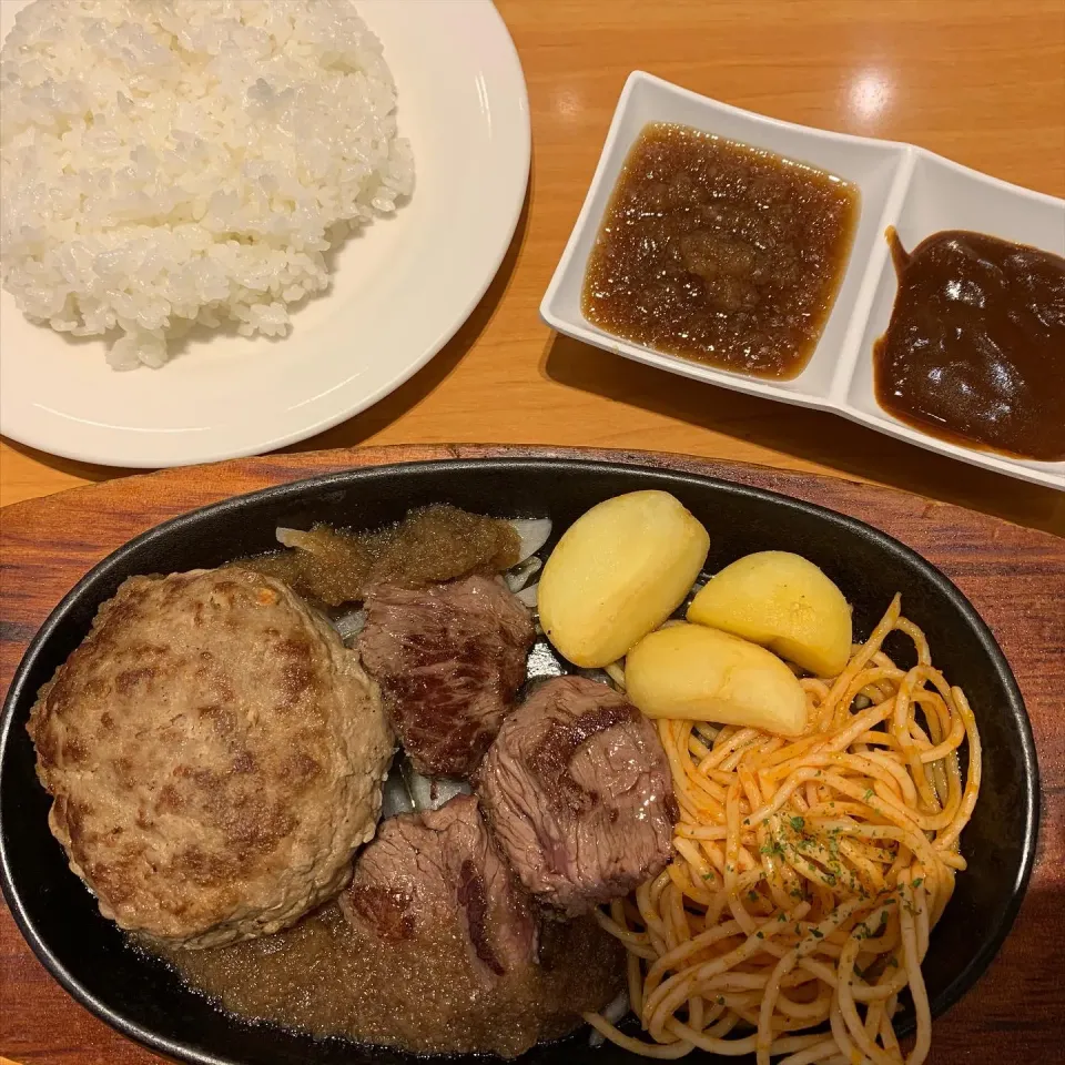 宮ハンバーグ&ひとくちてっぱんステーキランチ|Morito Kamiyaさん