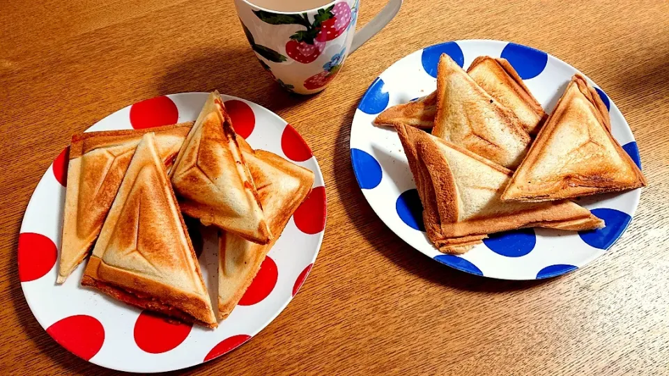 ホットサンドで朝ごはん|しほさん