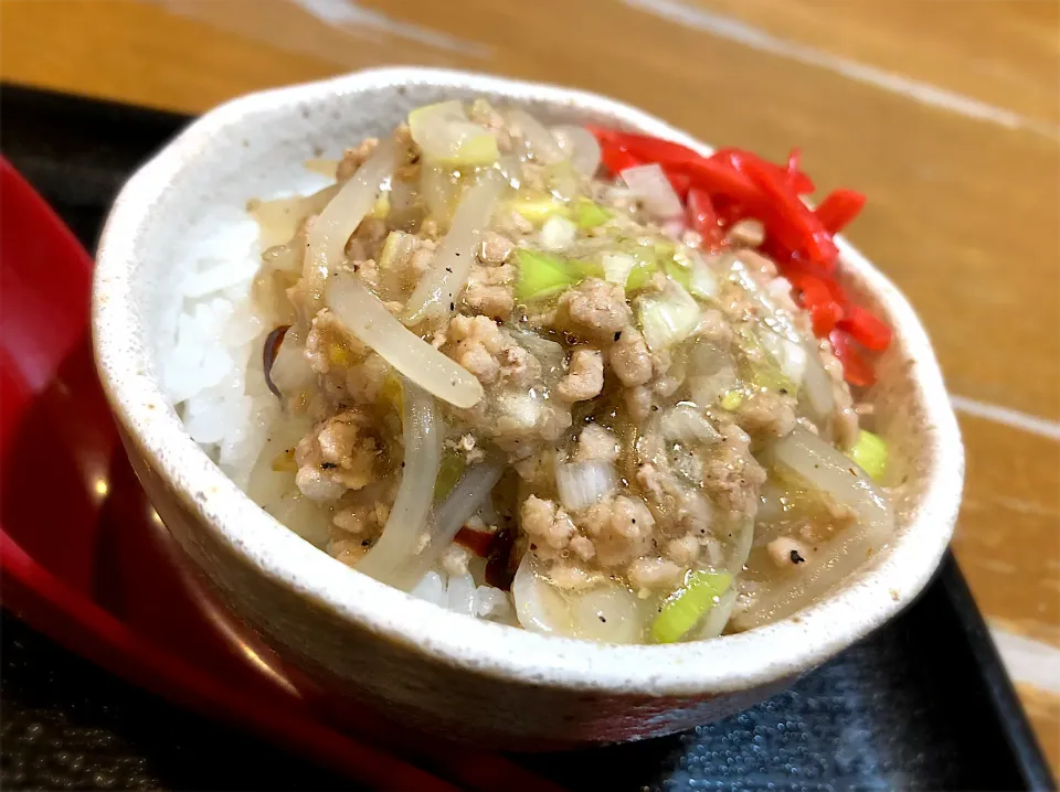 モヤシと挽肉の塩あんかけ丼|ガラクタさん