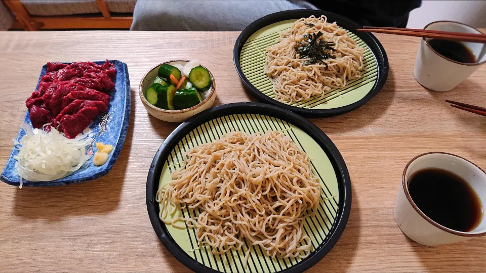 今日の夕飯🌃🍴
・ざるそば
・馬刺し|Satomiさん