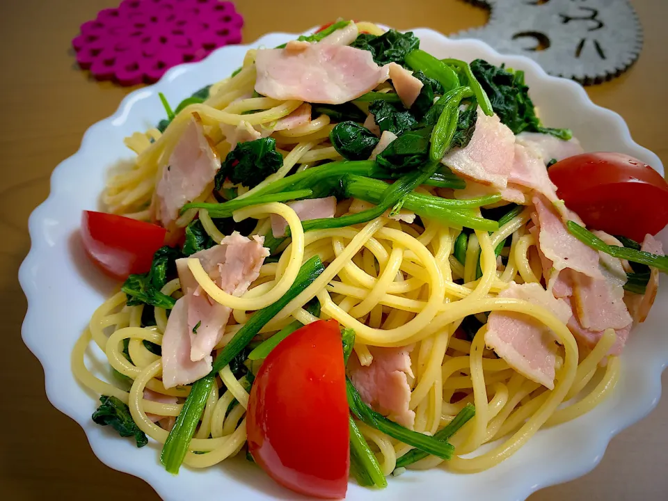 今日の男飯絆は、貧血気味だそうなので、
ベーコンとほうれん草のパスタ特盛( •̀ᴗ•́ )/|ひーちゃんさん