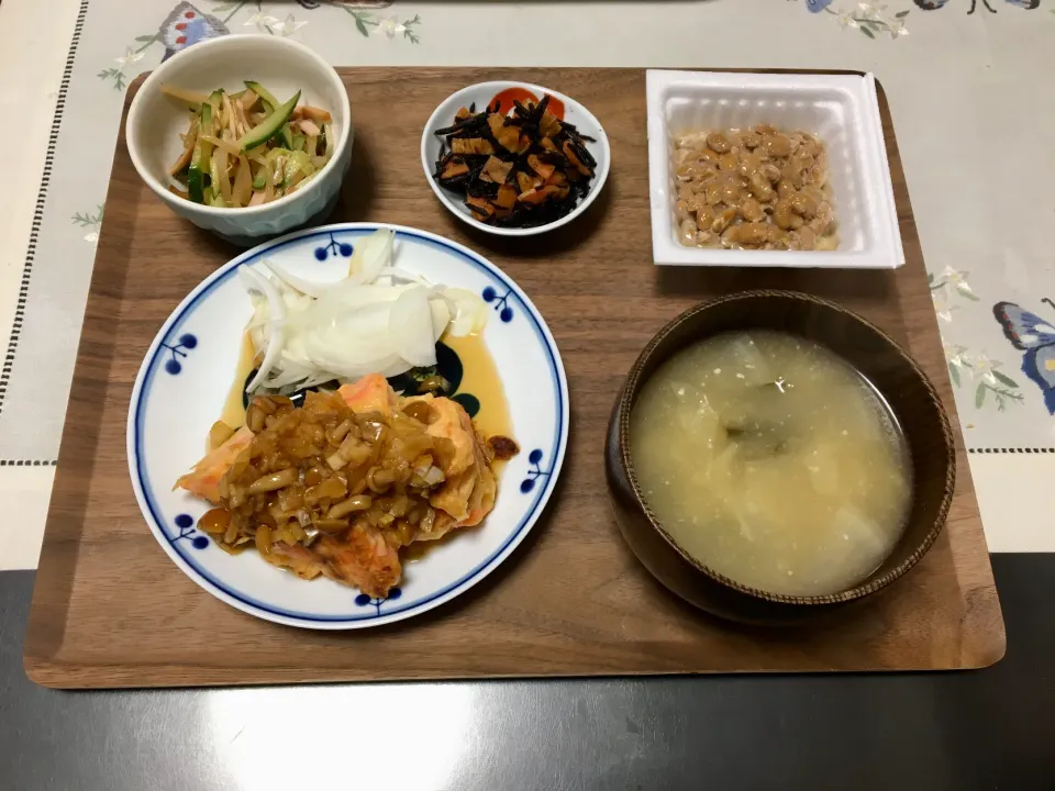 鮭の南蛮ナメコだれのご飯|みよさん