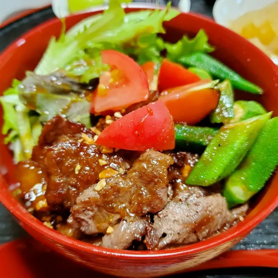 わが家の焼肉丼🍜|こまちさん