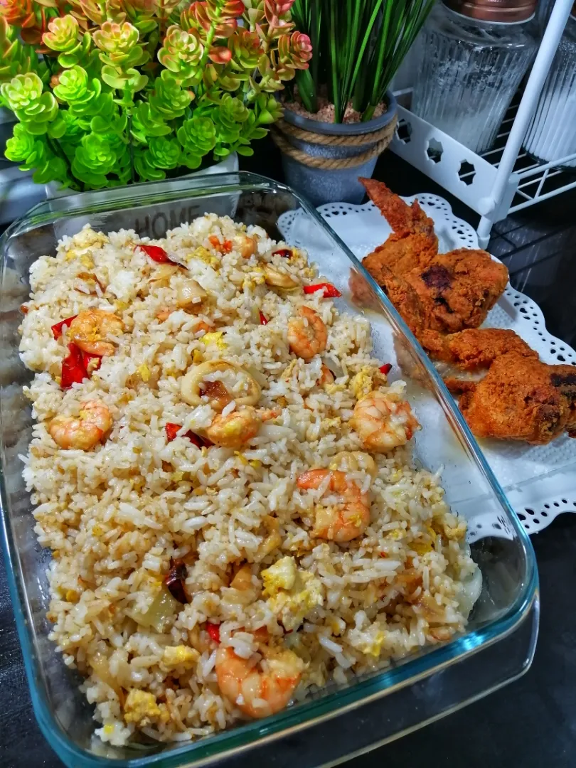 Fried rice & spicy wings|azirasamsuddin771008055774さん