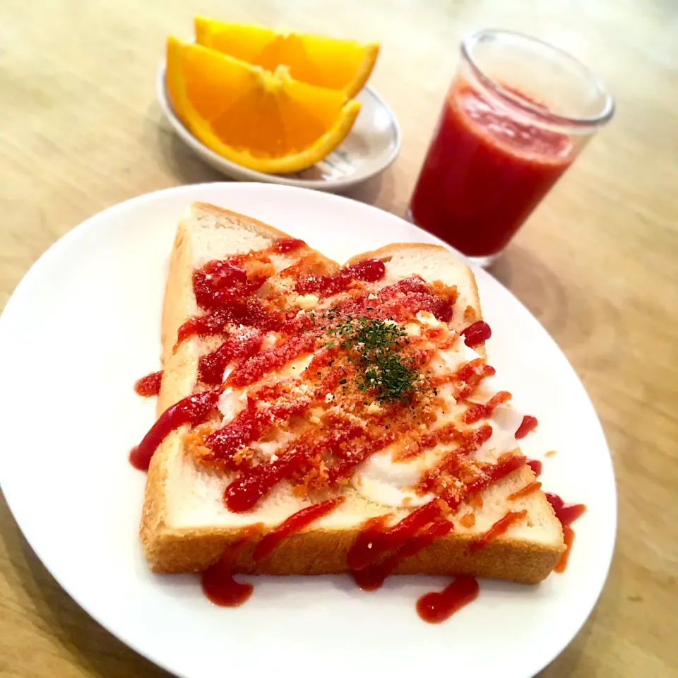 目玉焼きのっけパン🍞|たんたんさん