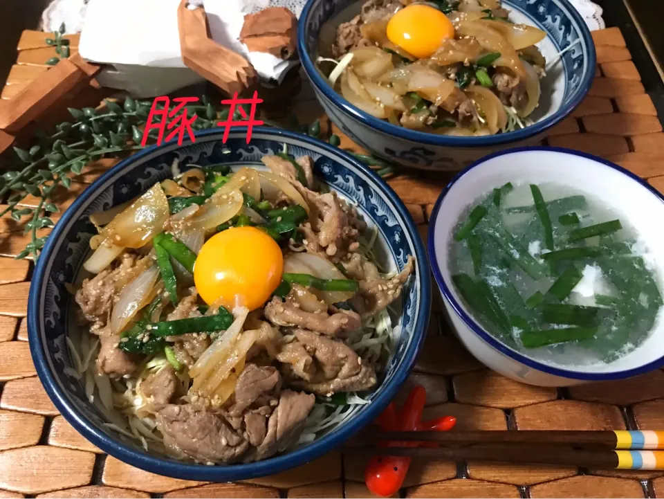 Snapdishの料理写真:あるもの晩御飯でニラ豚丼🥰美味い‼️|noeさん