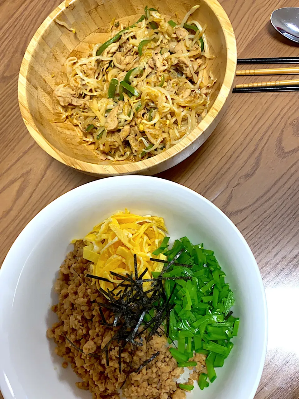 そぼろ丼、もやし炒めパパ作|ゆーママさん