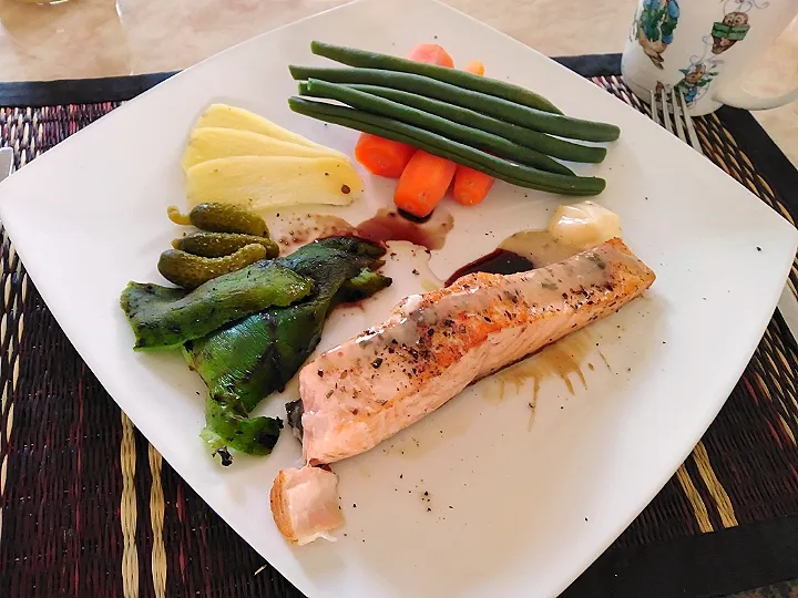 Salmon vegetables. |Erin Nanyさん