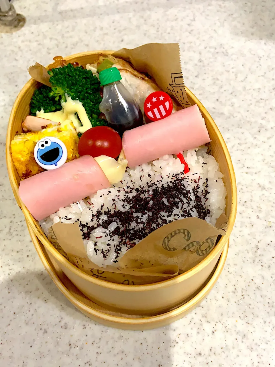 Snapdishの料理写真:ピーマンの肉巻きお弁当|ひとりんさん