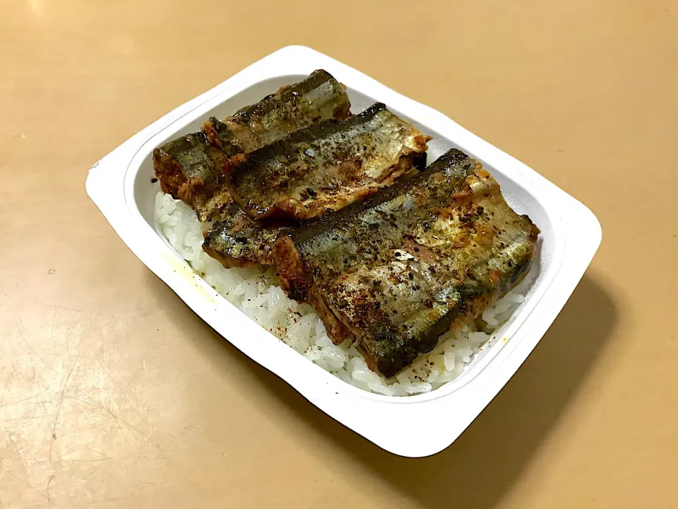 Snapdishの料理写真:さんまの蒲焼き　さとうのごはん|マハロ菊池さん