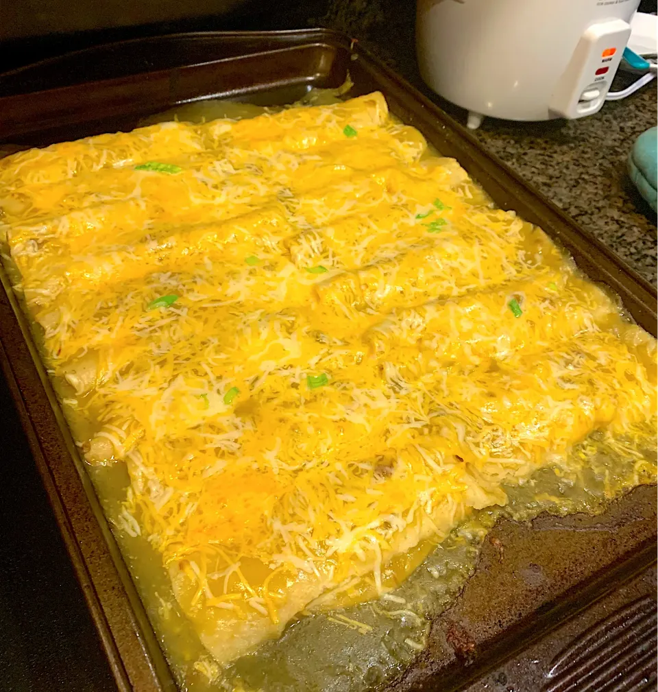 Homemade Green Chili enchiladas🌶🧀|🌺IAnneさん