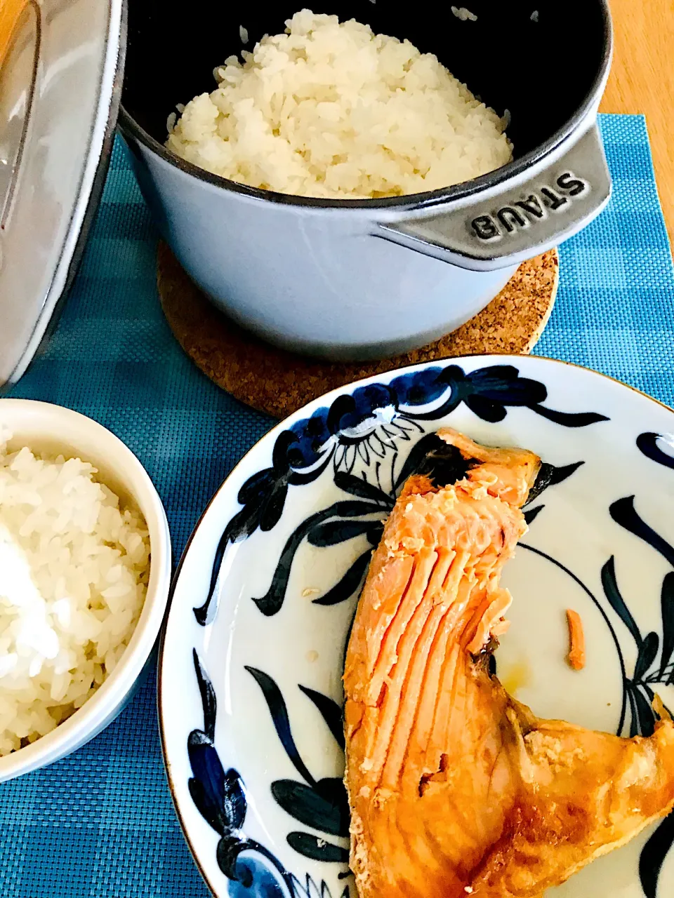 塩鮭とstaubご飯😋|kaokaoさん