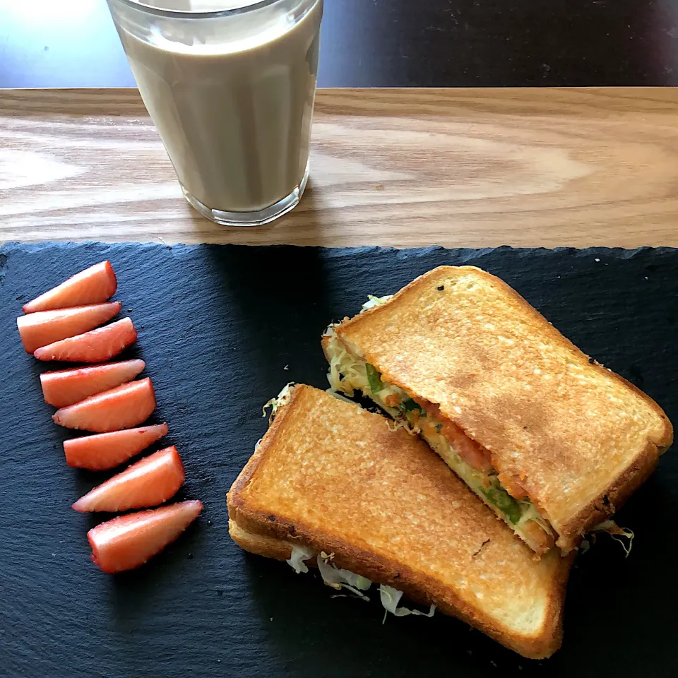 昼ごパン🥪|Jean Nobyさん