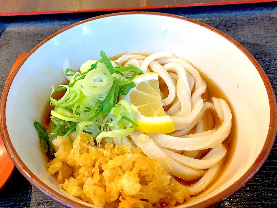 こがね製麺所のぶっかけうどん|しのびんさん