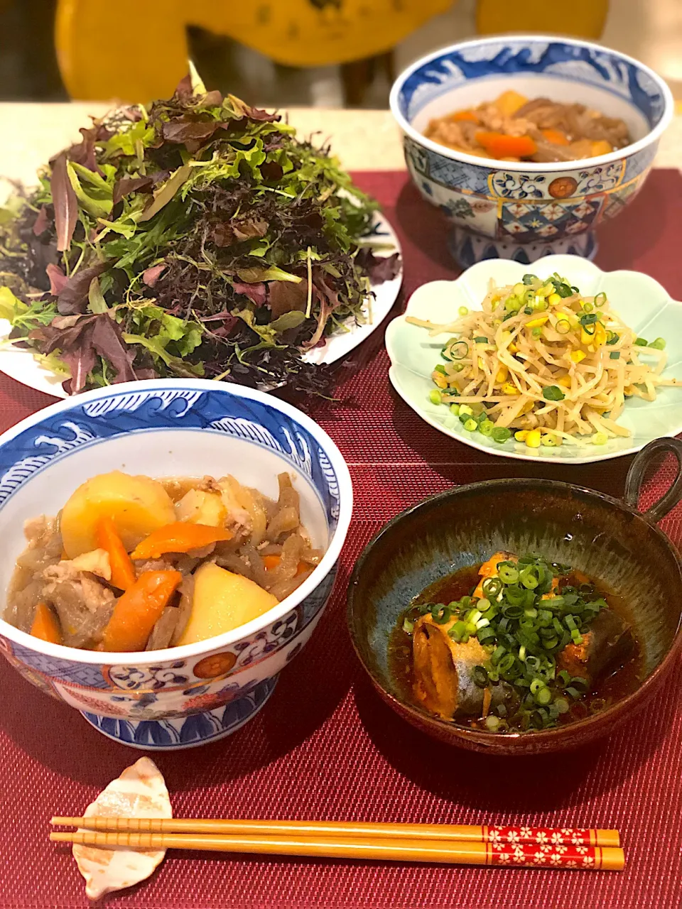 新じゃがで肉じゃが🥓🥔🥕！もやしナムル！|Mayumiさん