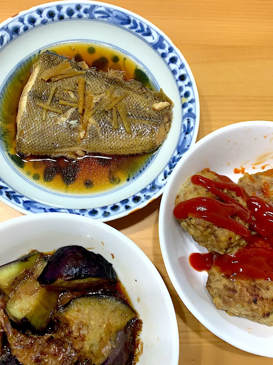 カレイの煮物、ハンバーグ、茄子揚げ物|nozomiiさん