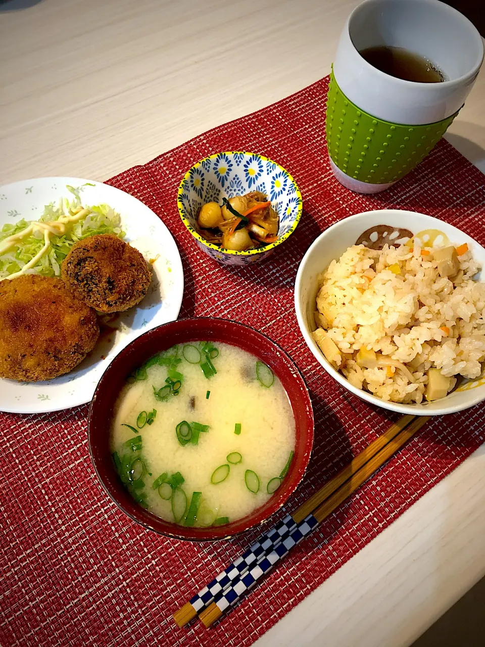 竹の子ご飯　メンチカツ　のびるの松前漬け　じゃがいもの味噌汁|キヨさん